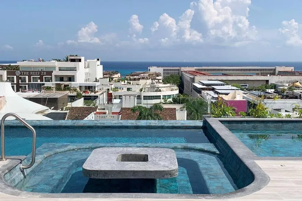 New! Luxury Top Floor Condo-Steps To 5Th-Fast Wifi Playa del Carmen