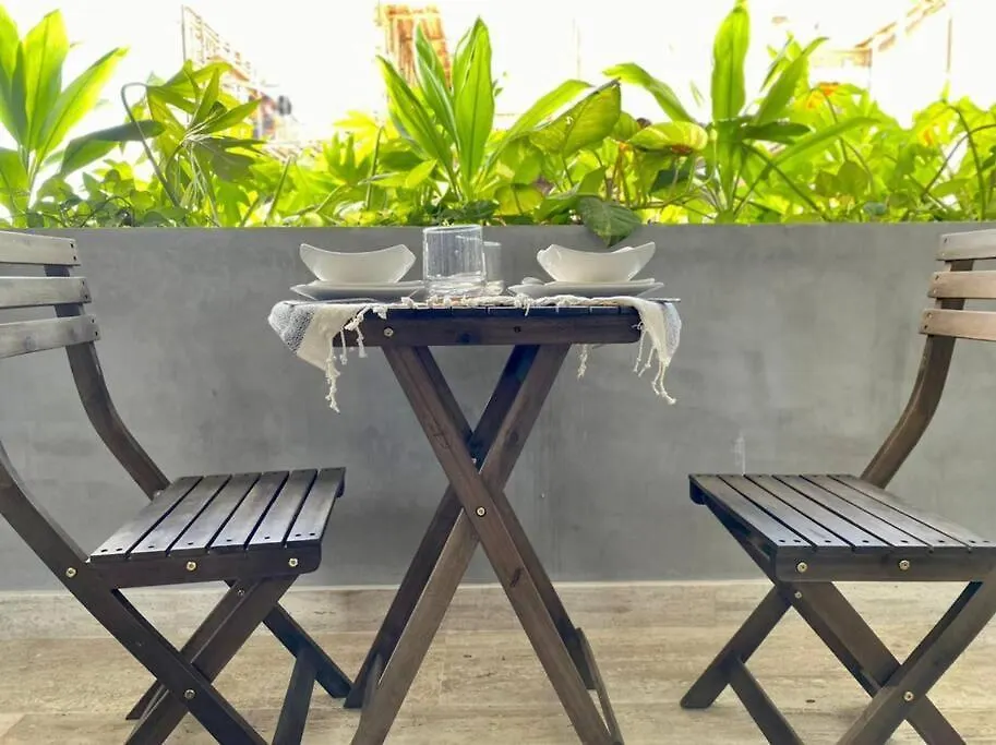 New! Luxury Top Floor Condo-Steps To 5Th-Fast Wifi Playa del Carmen 0*,