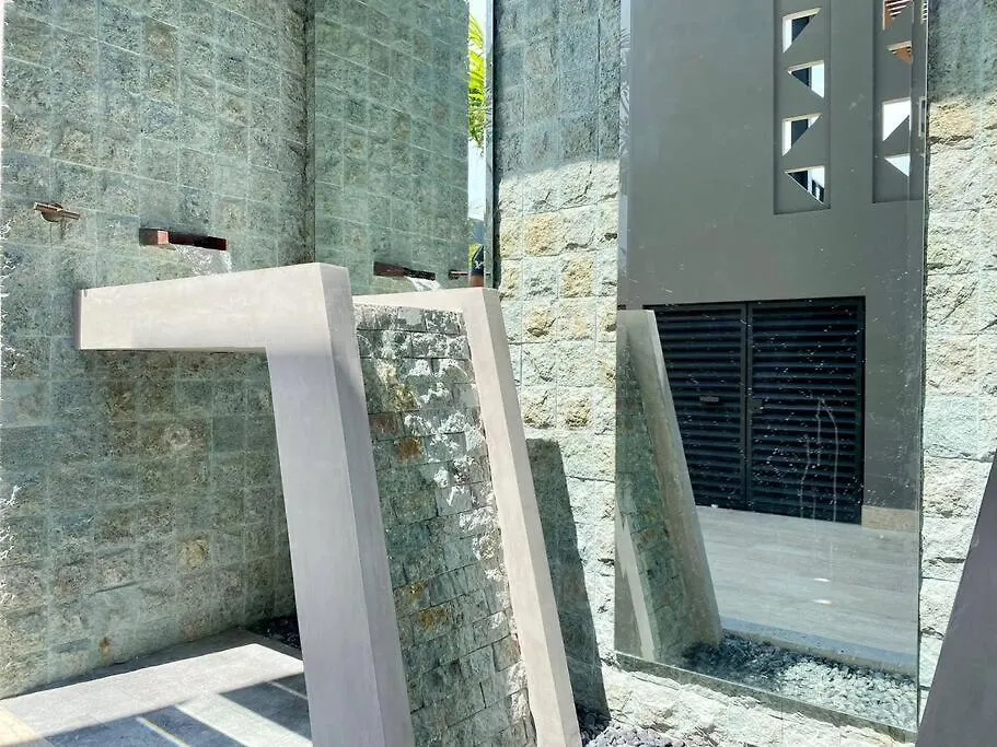 Apartment New! Luxury Top Floor Condo-Steps To 5Th-Fast Wifi Playa del Carmen Mexico