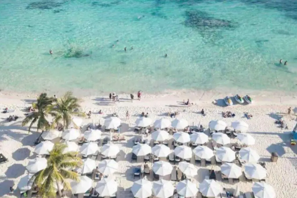 Apartment New! Luxury Top Floor Condo-Steps To 5Th-Fast Wifi Playa del Carmen