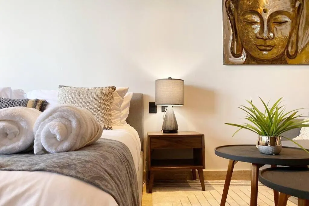 Apartment New! Luxury Top Floor Condo-Steps To 5Th-Fast Wifi Playa del Carmen Mexico