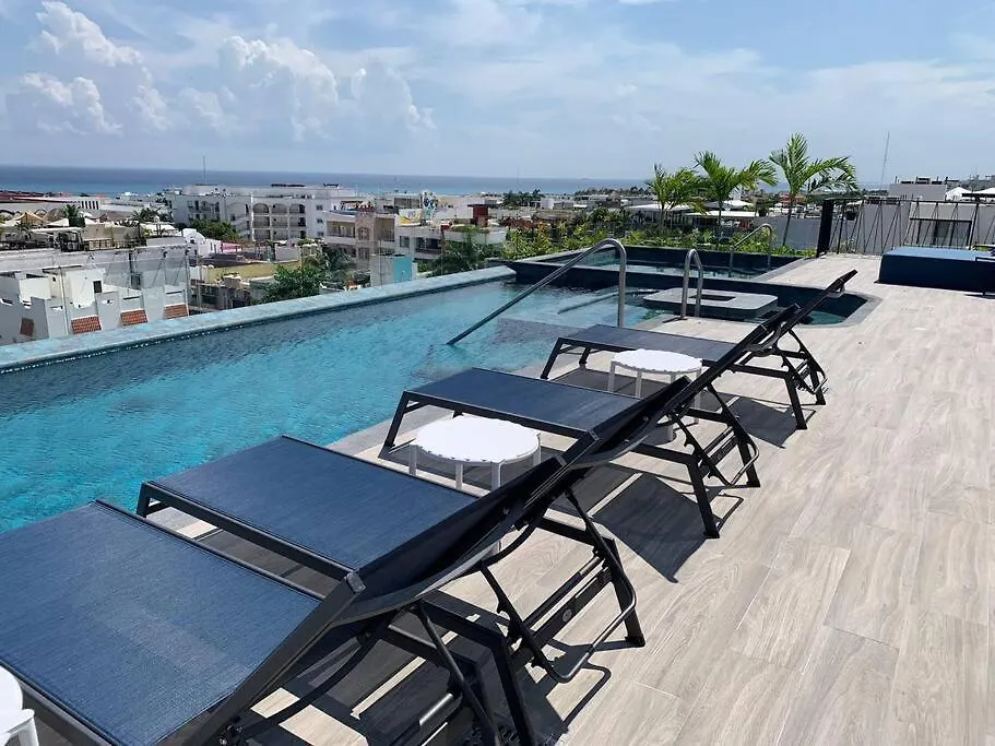 New! Luxury Top Floor Condo-Steps To 5Th-Fast Wifi Playa del Carmen 0*,